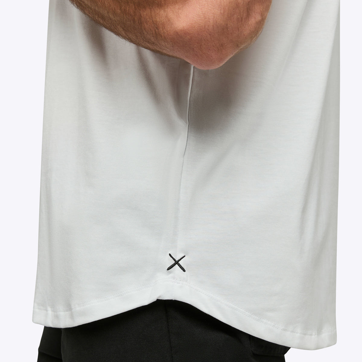 Cuts Clothing White AO Curve-Hem Tee