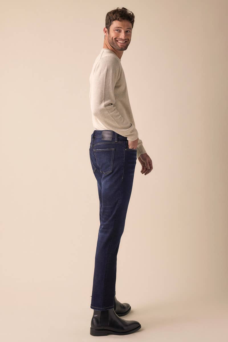 Kan-Kan Slim Straight Jeans