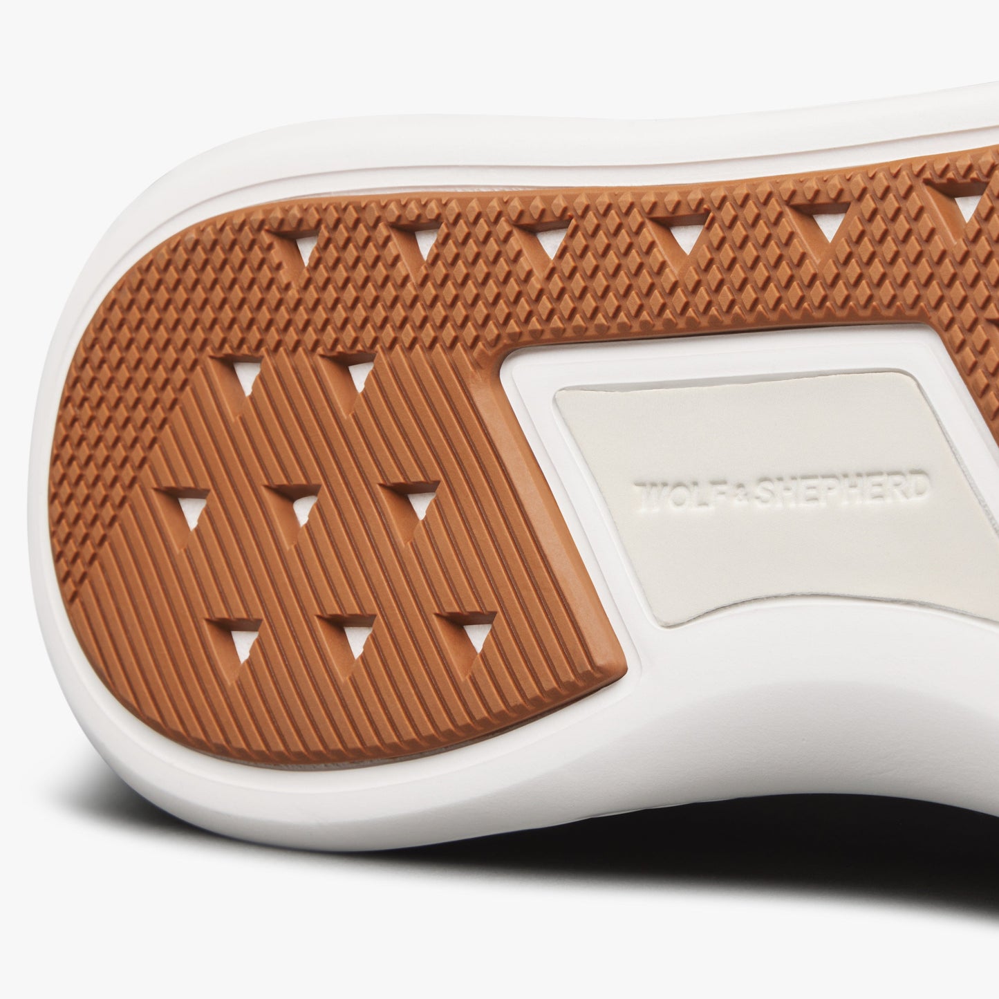 Wolf & Shepherd White Crossover Runner Sport Shoe